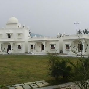 Rajasi Palace